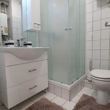 City Center's Lovely Place Appartement